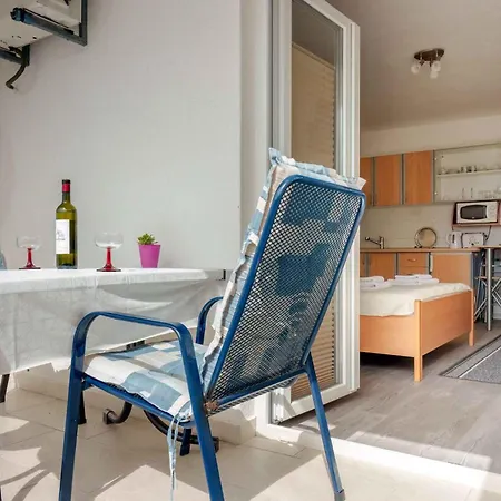7 Apartment